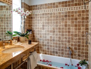 Prestige Room - Bathroom © Hotel de Bourgtheroulde