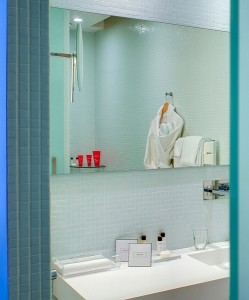 Modern Room - Ensuite Bathroom © Hotel de Bourgtheroulde